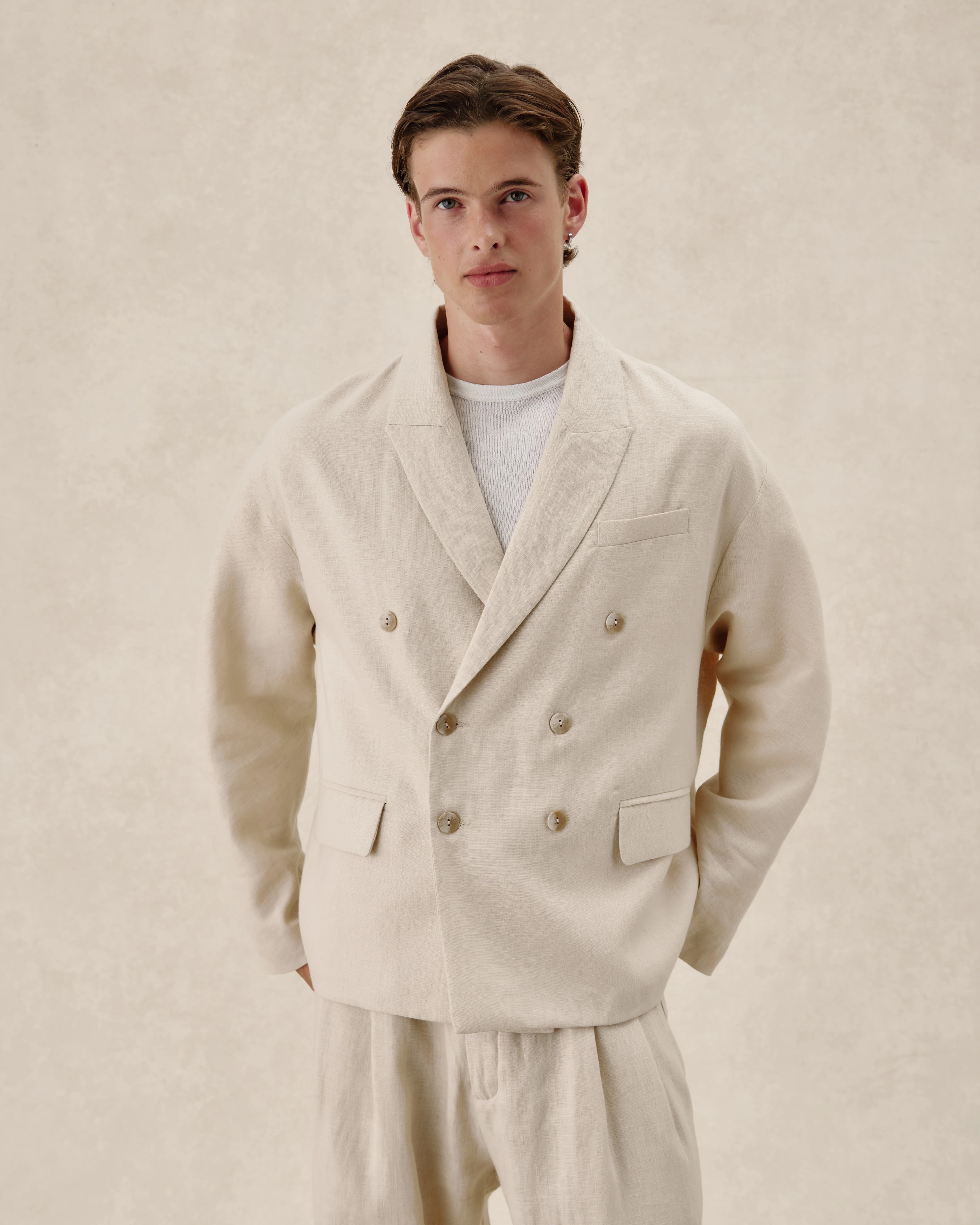 545 Tailored Linen Blazer - Image 3